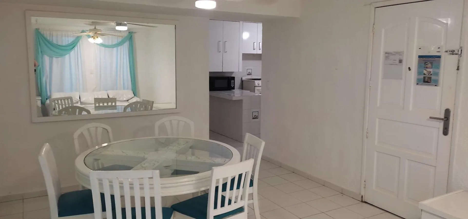 Lägenhet Palmeras Frente A Puerto Cancún